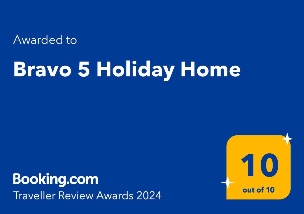 Bravo 5 Holiday Home Pantai Sunny Luaran gambar